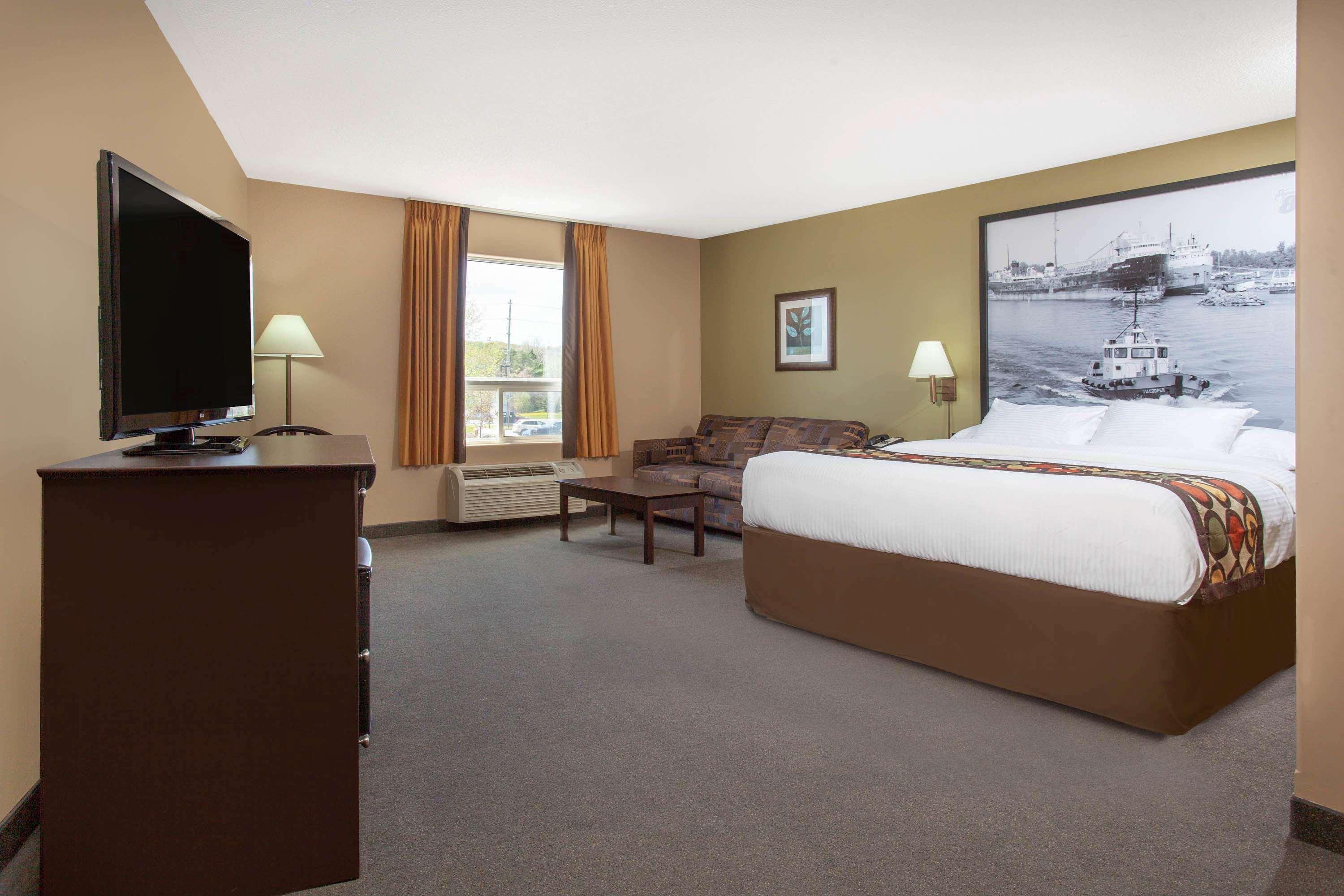 Super 8 By Wyndham Midland Hotel Exterior foto