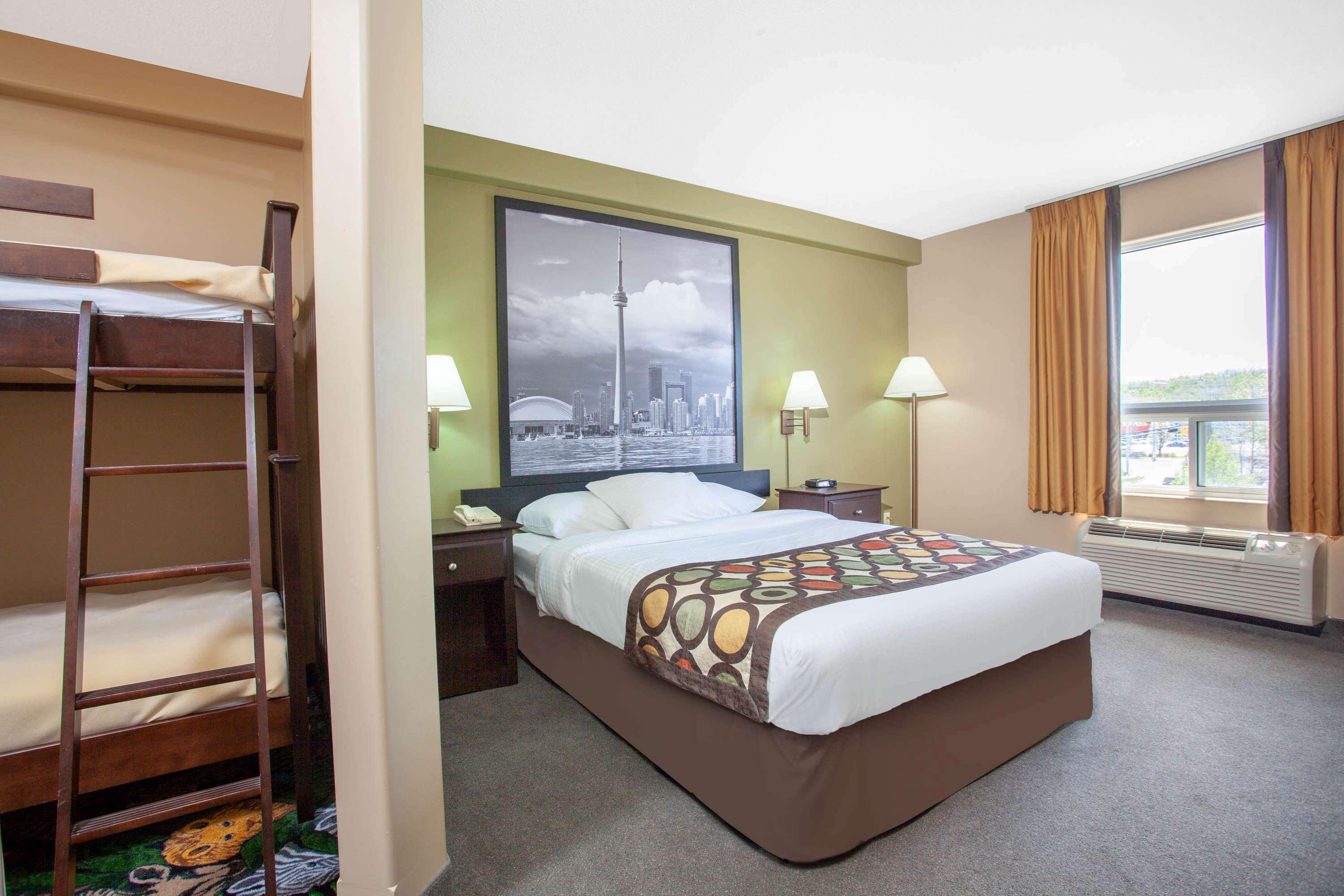 Super 8 By Wyndham Midland Hotel Exterior foto