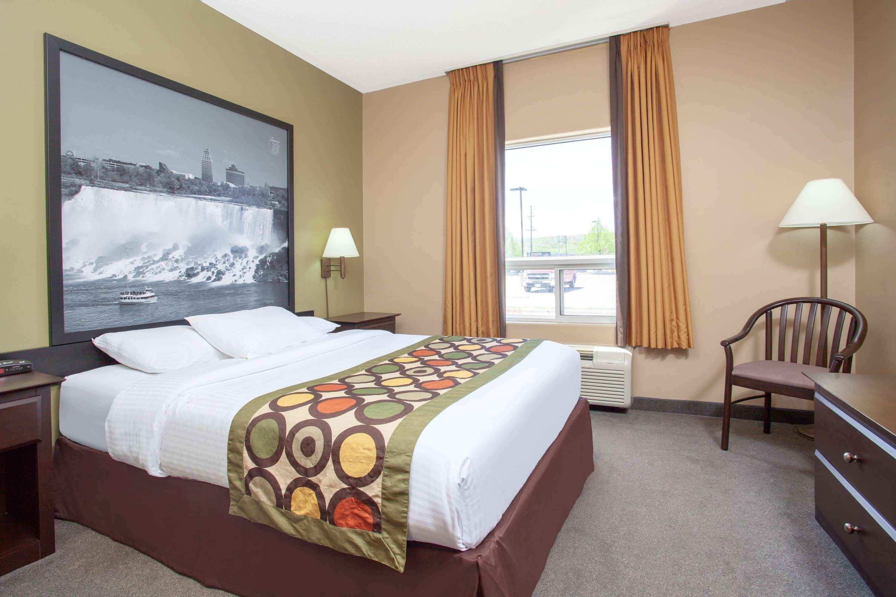 Super 8 By Wyndham Midland Hotel Exterior foto